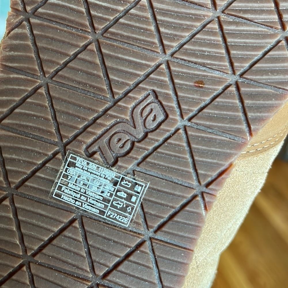 New Teva ReEmber Plushed Slipper Sneaker Size 7 - Picture 8 of 15
